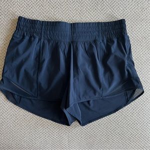 Lululemon Hotty Hot Short (Navy Blue, 8)